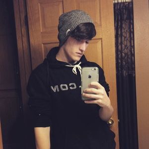 Meet your Posher, Derek